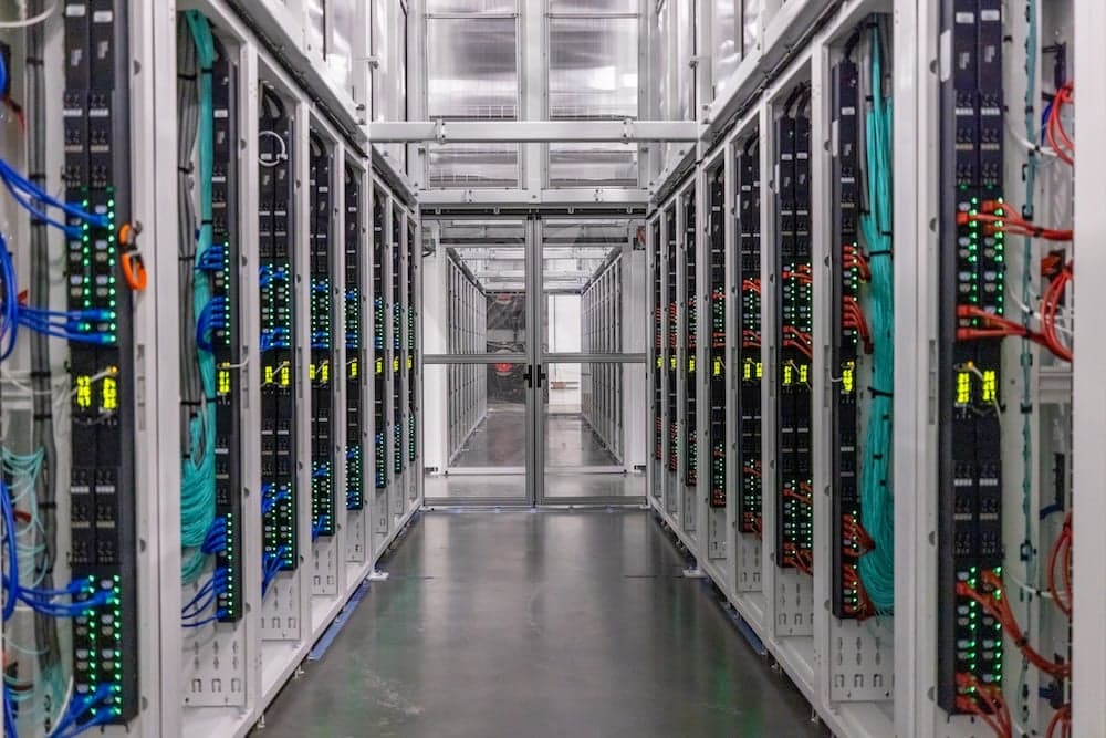 Lambda привлекает до $4 млрд в преддверии IPO; оценка — $14,5 млрд